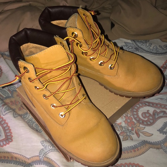 Take a look at this nice color timbs must have ‼️ - Picture 1 of 5